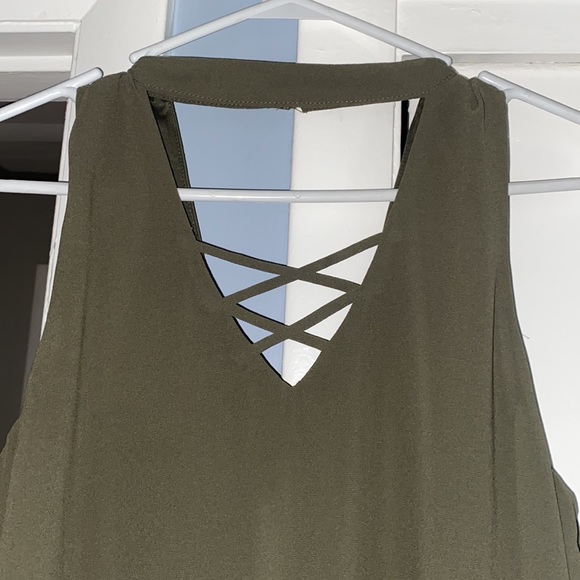 Green dress - Picture 2 of 4